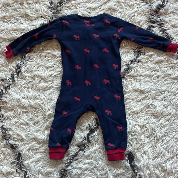 EUC • Hatley moose onesie - Picture 2 of 6